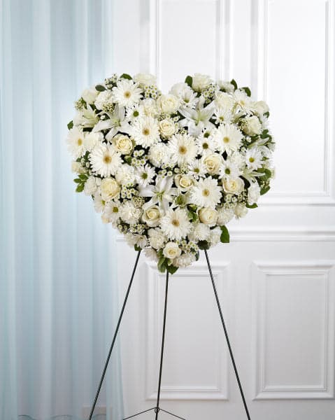 ALL WHITE HEART WREATH